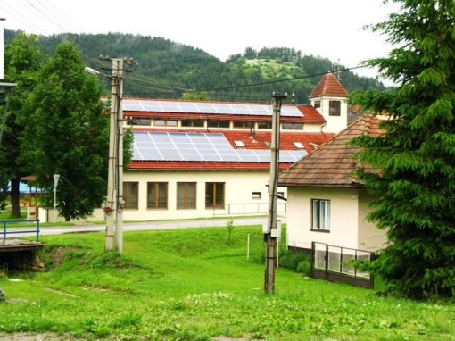 FVE 16kWp na streche Obecného úradu Vlachy, okr. Liptovský Mikuláš